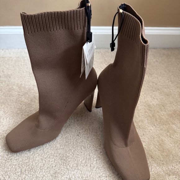 ZARA HEELED SOCK-STYLE ANKLE STRETCHY BOOTS SQUARE TOE BROWN - Picture 2 of 5